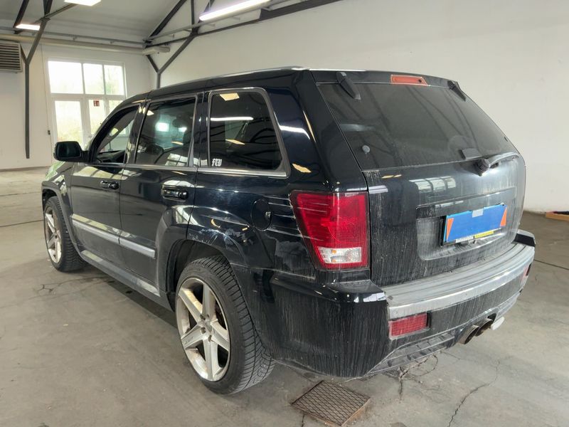 Jeep Grand Cherokee 6.1 SRT8 — zdjęcie 3