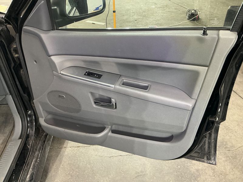 Jeep Grand Cherokee 6.1 SRT8 2008 – снимка 27