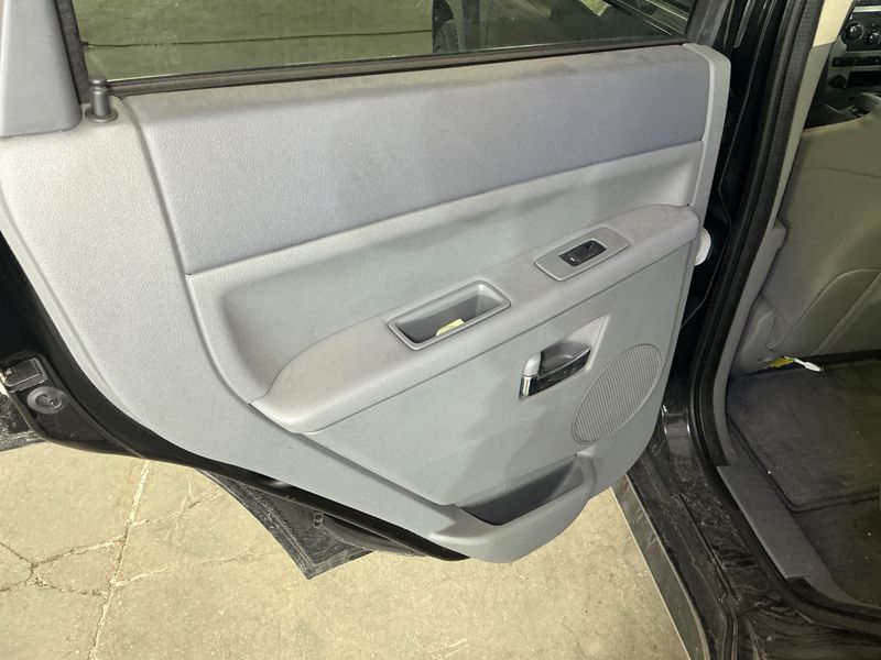 Jeep Grand Cherokee 6.1 SRT8 2008 – снимка 32