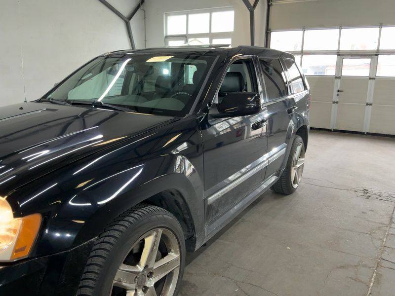Jeep Grand Cherokee 6.1 SRT8 — zdjęcie 2