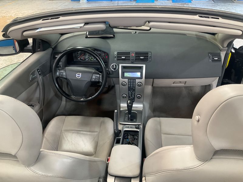 Volvo C70 2.4 D5 Momentum — zdjęcie 12