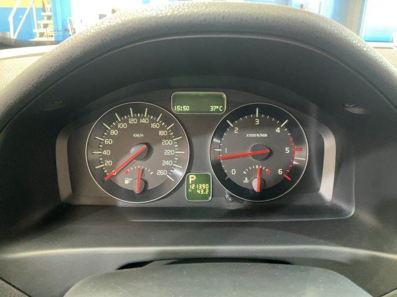 Volvo C70 2.4 D5 Momentum — zdjęcie 13