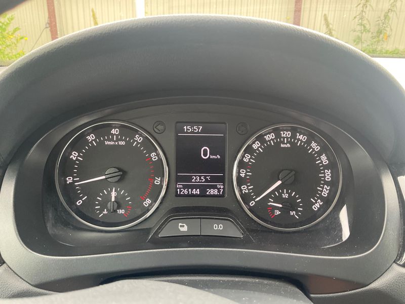 Skoda Rapid Spaceback 1.2 TSI Elegance — zdjęcie 13