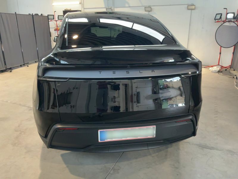 Tesla Model Y Long Range RWD Premium — zdjęcie 5