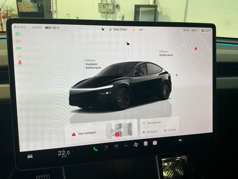 Tesla Model Y Long Range RWD Premium — zdjęcie 13