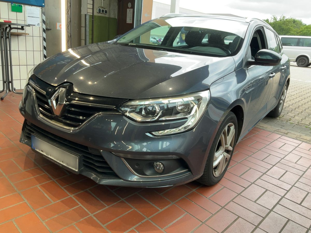 Renault Megane 2017 — photo 1