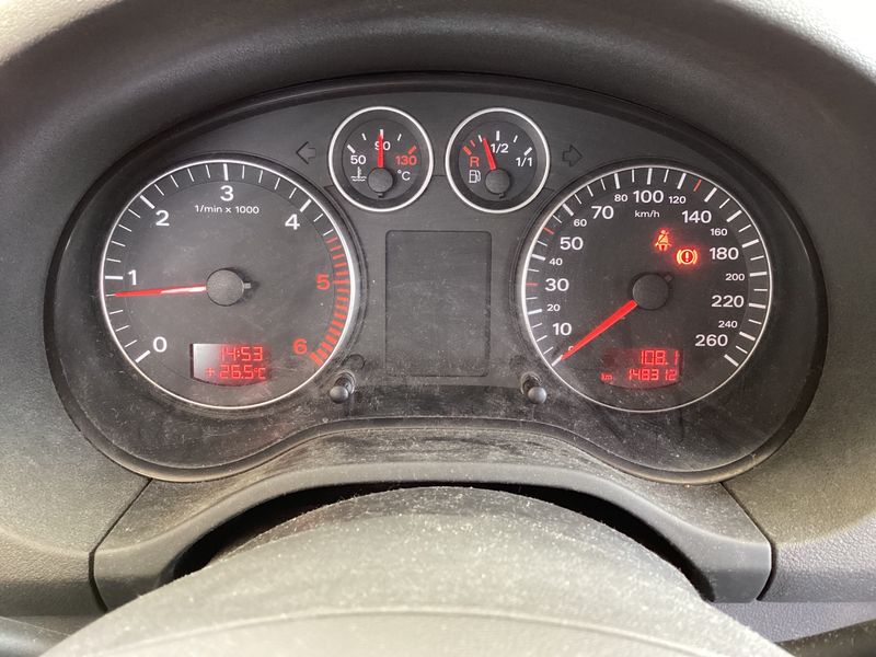 Audi A3 1.9 TDI Attraction — zdjęcie 13
