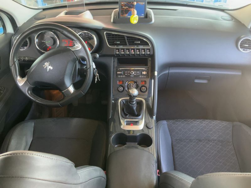 Peugeot 3008 1.6 Blue-HDi Allure 2014 – снимка 17