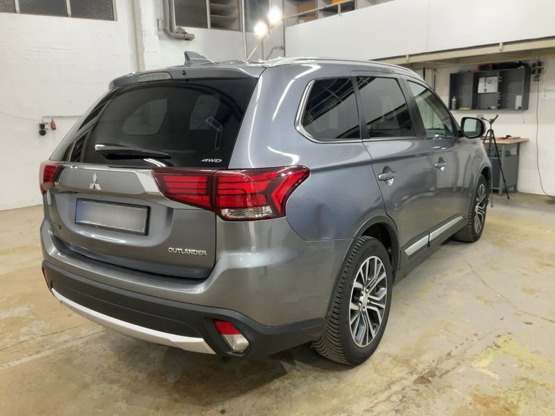 Mitsubishi Outlander 2.2 DI-D Diamant Edition+ 4WD — zdjęcie 6