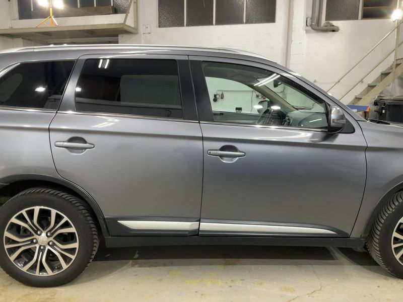 Mitsubishi Outlander 2.2 DI-D Diamant Edition+ 4WD — zdjęcie 7
