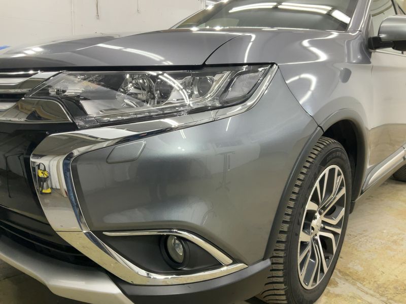 Mitsubishi Outlander 2.2 DI-D Diamant Edition+ 4WD — zdjęcie 2