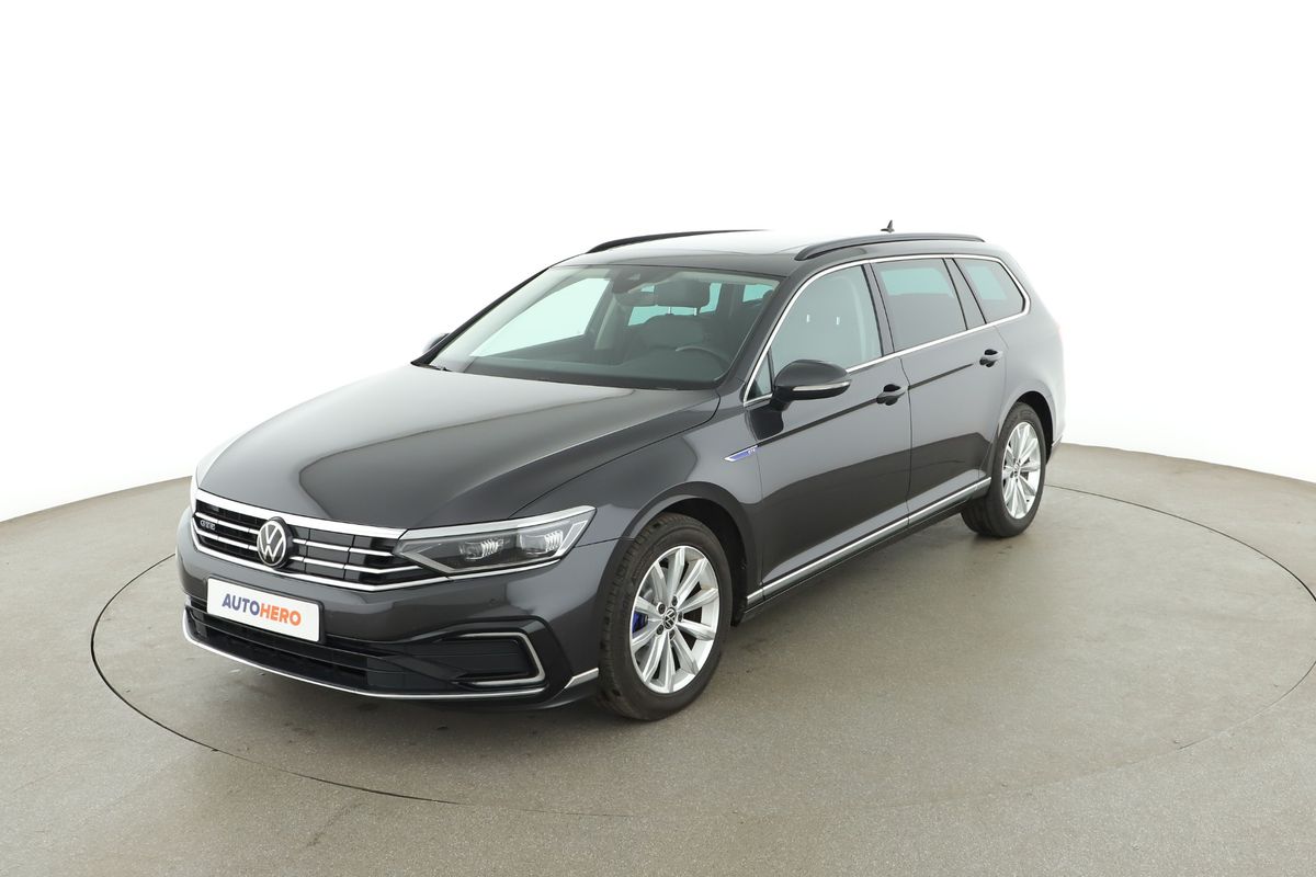 Volkswagen Passat 2020 — photo 1
