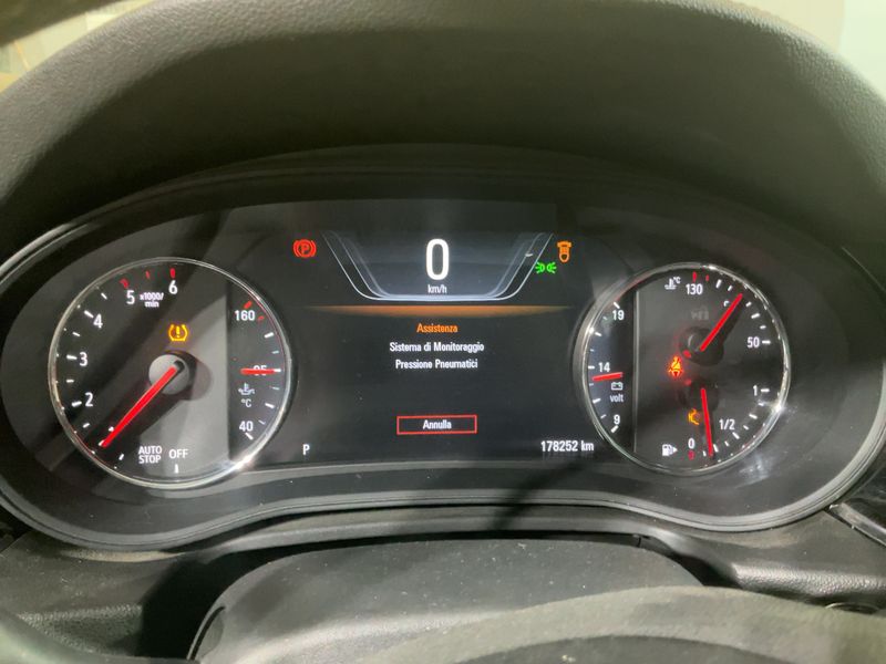 Opel Insignia Grand Sport 1.6 CDTI DPF Innovation — zdjęcie 13