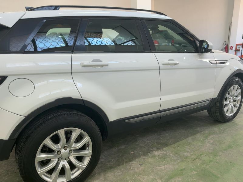 Land Rover Evoque 2.0 Td4 SE 2018 – снимка 10