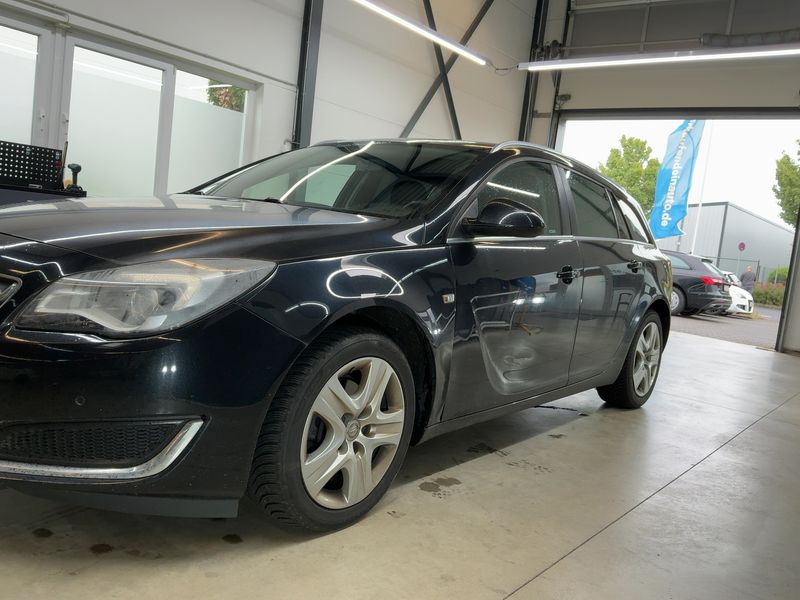 Opel Insignia Sports Tourer 1.6 CDTI DPF Business Edition — zdjęcie 2