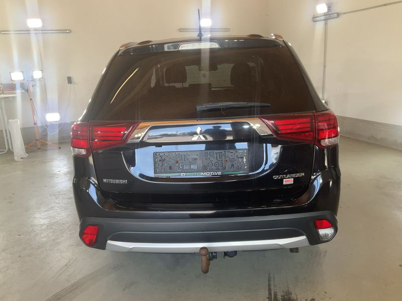 Mitsubishi Outlander 2.2 DI-D Intense ClearTec 4WD — zdjęcie 5