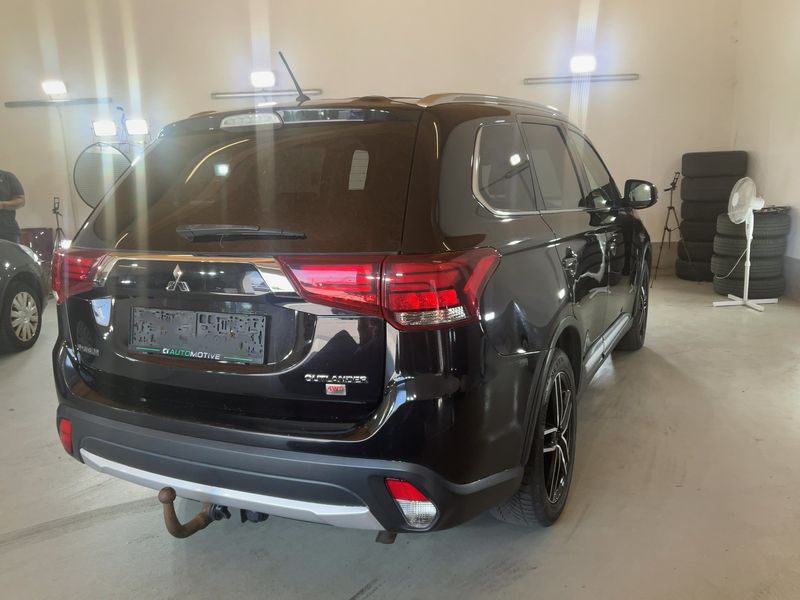 Mitsubishi Outlander 2.2 DI-D Intense ClearTec 4WD — zdjęcie 6