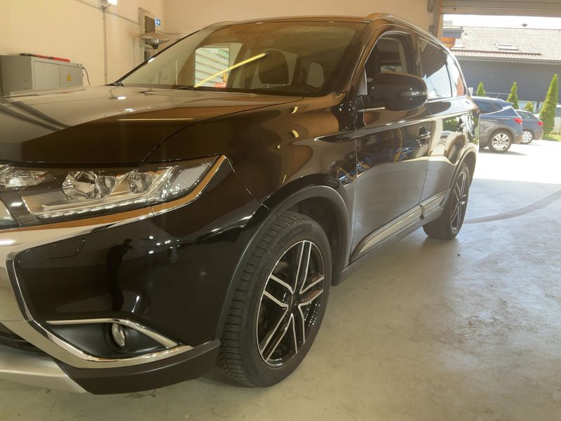 Mitsubishi Outlander 2.2 DI-D Intense ClearTec 4WD — zdjęcie 2