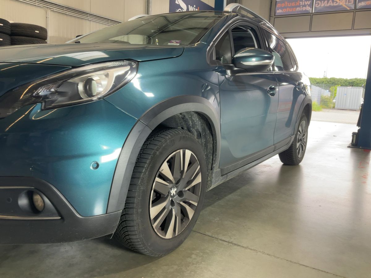 Peugeot 2008 1.2 PureTech Allure