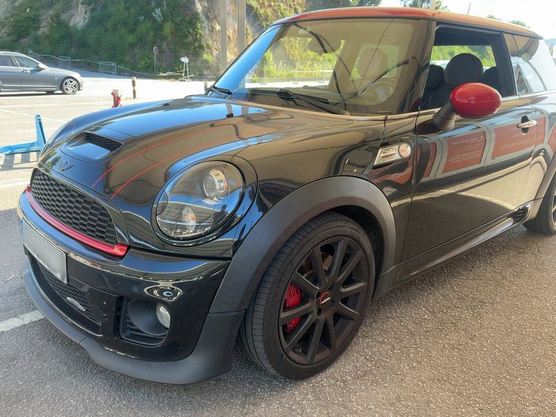 MINI John Cooper Works — zdjęcie 2