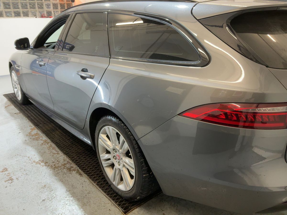 Jaguar XF 2018 — photo 7