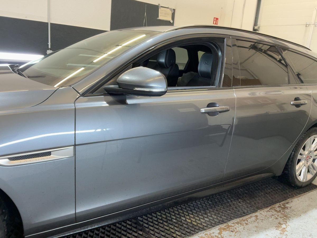 Jaguar XF 2018 — photo 5