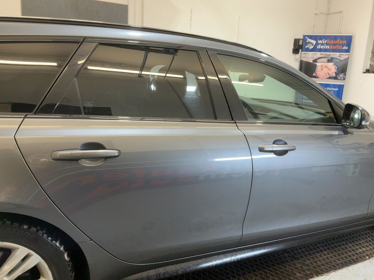 Jaguar XF 2018 — photo 11