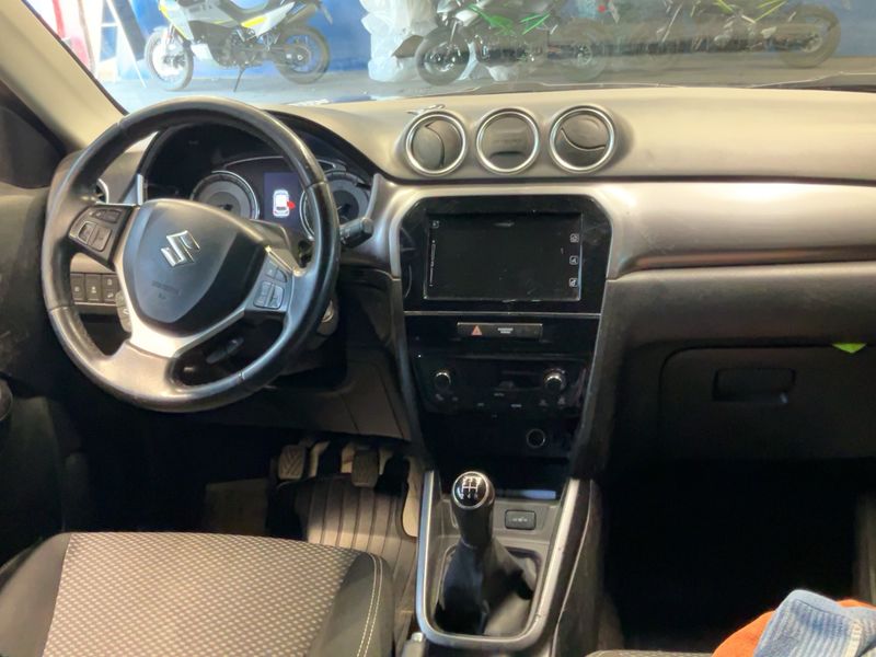 Suzuki Vitara 1.0 BoosterJet Comfort 4x4 — zdjęcie 12