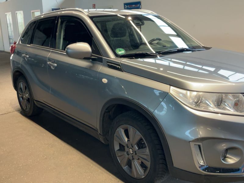 Suzuki Vitara 1.0 BoosterJet Comfort 4x4 — zdjęcie 8