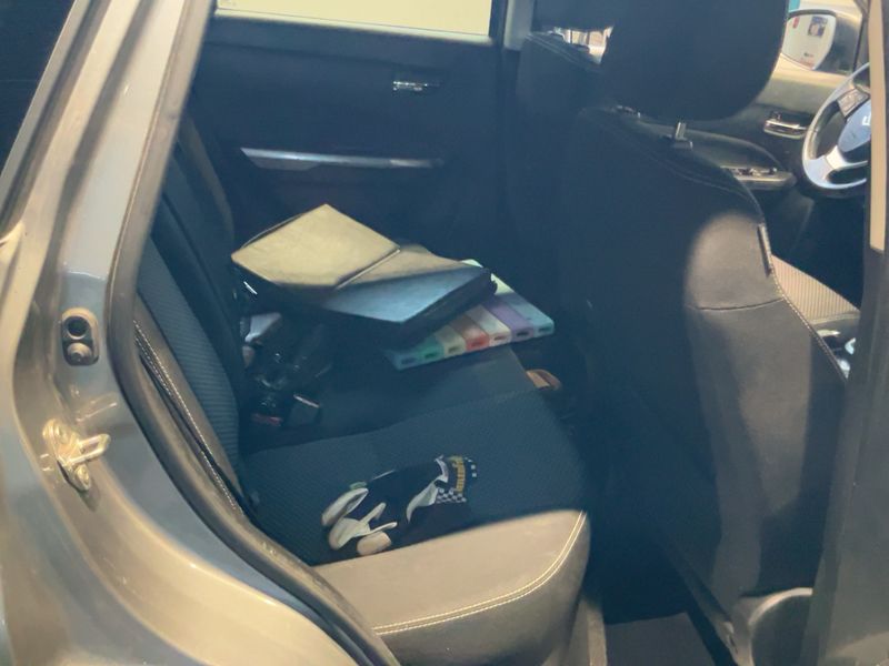Suzuki Vitara 1.0 BoosterJet Comfort 4x4 — zdjęcie 14
