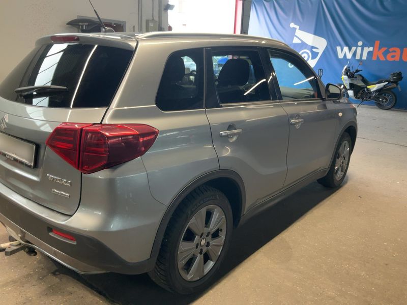 Suzuki Vitara 1.0 BoosterJet Comfort 4x4 — zdjęcie 6