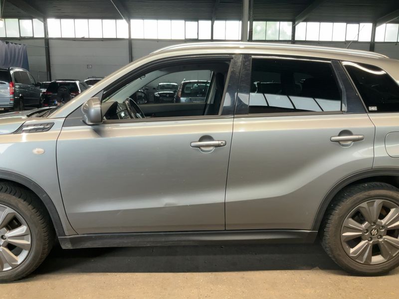 Suzuki Vitara 1.0 BoosterJet Comfort 4x4 — zdjęcie 4