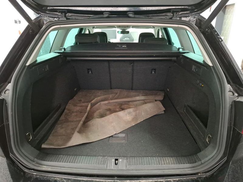 Volkswagen Passat 2.0 TDI Business — zdjęcie 9
