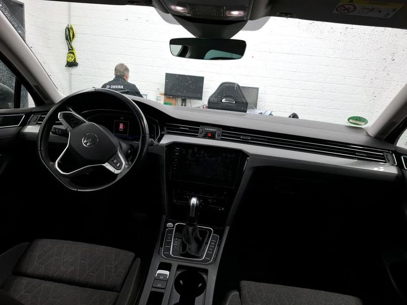 Volkswagen Passat 2.0 TDI Business — zdjęcie 23
