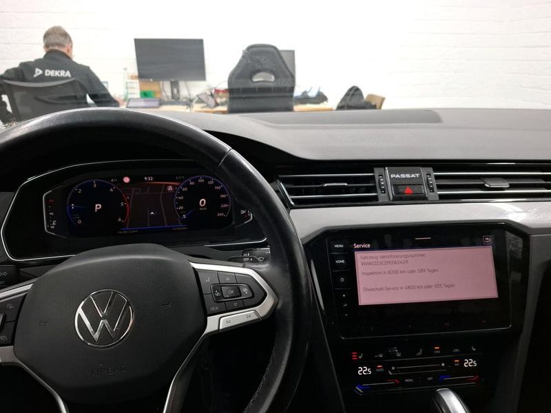 Volkswagen Passat 2.0 TDI Business — zdjęcie 11
