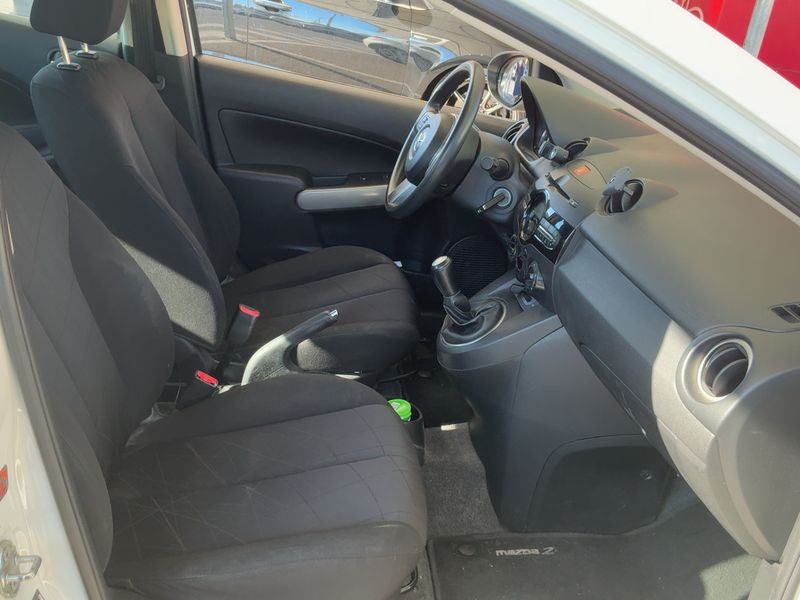 Mazda 2 1.3 Active — zdjęcie 11