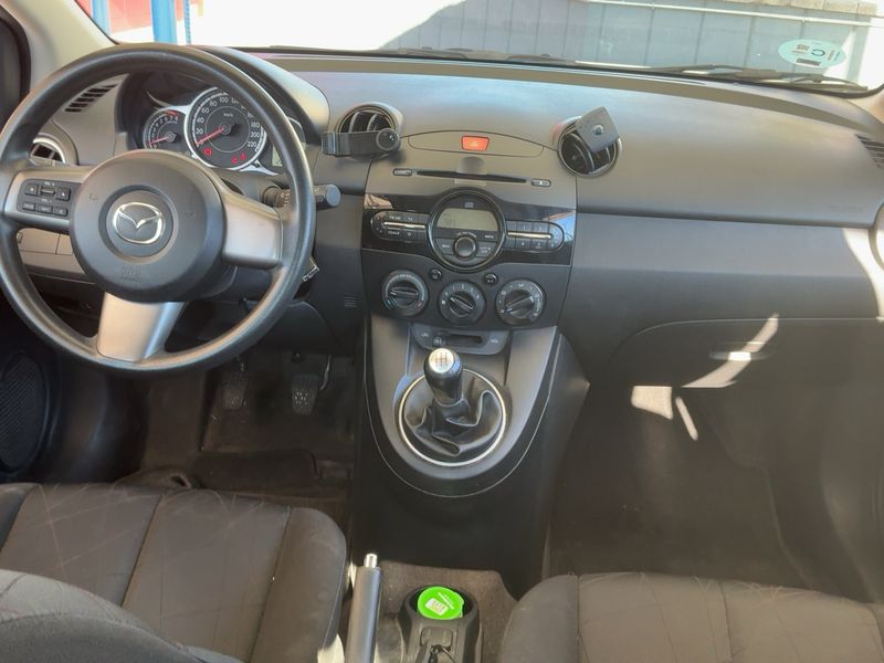 Mazda 2 1.3 Active — zdjęcie 12