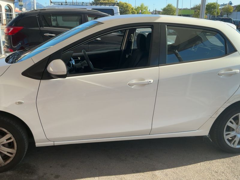 Mazda 2 1.3 Active — zdjęcie 4