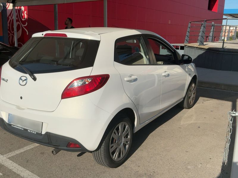Mazda 2 1.3 Active — zdjęcie 6