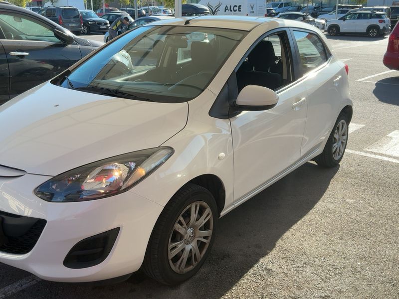 Mazda 2 1.3 Active — zdjęcie 2