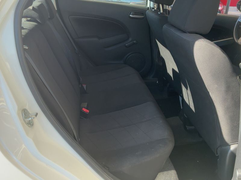 Mazda 2 1.3 Active — zdjęcie 14