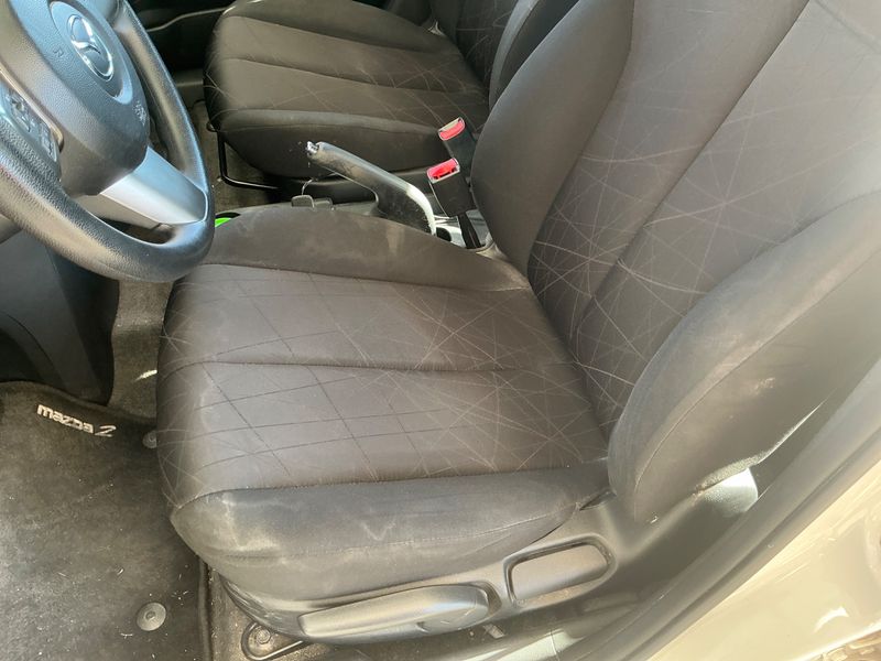 Mazda 2 1.3 Active 2012 – снимка 25