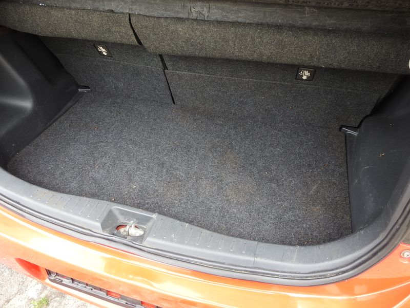 Daihatsu Sirion 1.3 — zdjęcie 9
