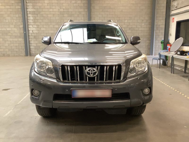 Toyota Land Cruiser 3.0 D-4D — zdjęcie 9