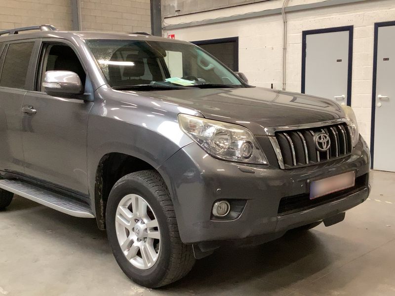 Toyota Land Cruiser 3.0 D-4D — zdjęcie 8