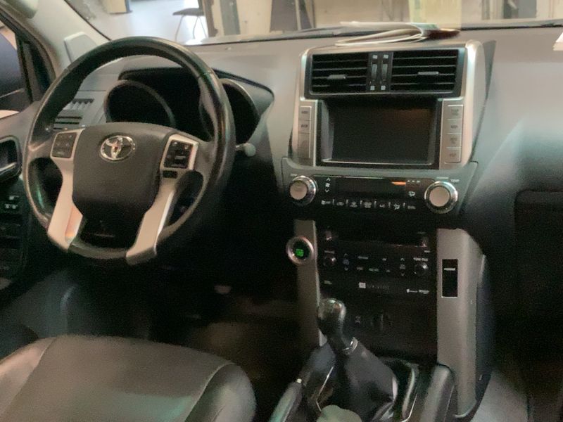 Toyota Land Cruiser 3.0 D-4D — zdjęcie 12