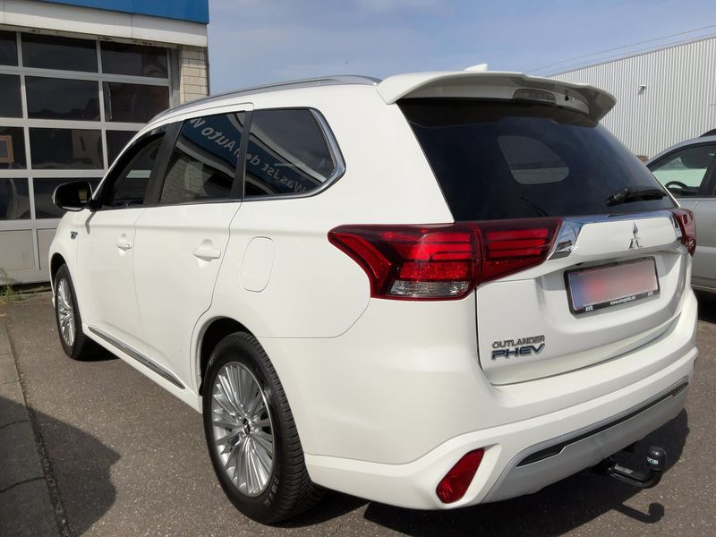 Mitsubishi Outlander 2.4 PHEV 4WD — zdjęcie 3