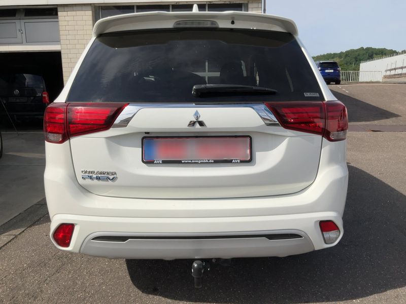 Mitsubishi Outlander 2.4 PHEV 4WD — zdjęcie 5