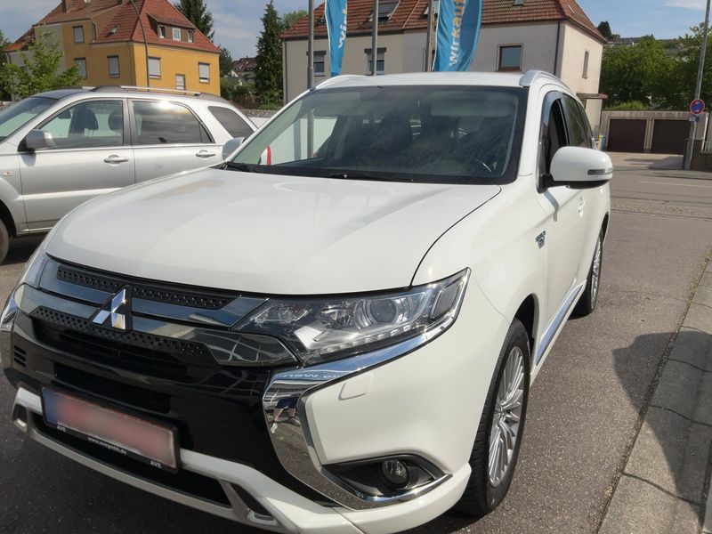 Mitsubishi Outlander 2.4 PHEV 4WD