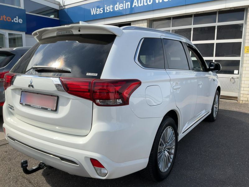 Mitsubishi Outlander 2.4 PHEV 4WD — zdjęcie 6